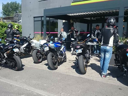 Balade moto sur route et circuit